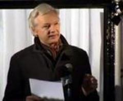 Julian Assange & others to sue over secrecy of Manning trial