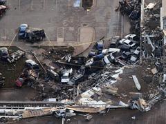 families return to neighborhoods devastated by tornado