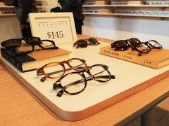 how warby parker took its online sales model to brick-and-mortar