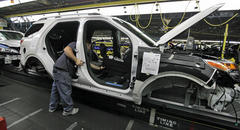 Detroit Automakers Cutting Back on Summer Downtime