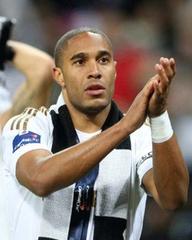 Arsenal and Liverpool hit in pursuit of Ashley Williams