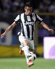 Liverpool and Arsenal alerted by Mauricio Isla comments