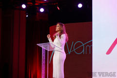 Verizon calls in J-Lo to announce Viva Movil, a phone retailer with a Latino focus