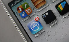 McCain complains to Apple CEO about iPhone