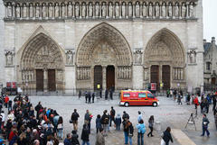 Far-right writer kills himself inside Notre Dame de Paris