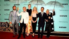 box office reigns as gatsby debuts