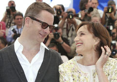 cannes 2013: ryan gosling a no-show, booed at festival for debut of only god forgives